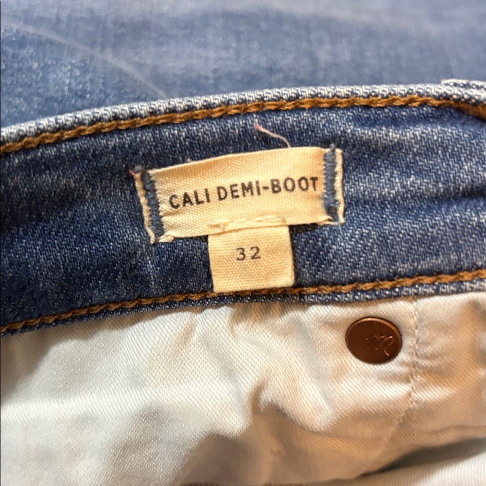 Madewell Women's Medium Blue Boot-Cut Jeans - Picture 7 of 7